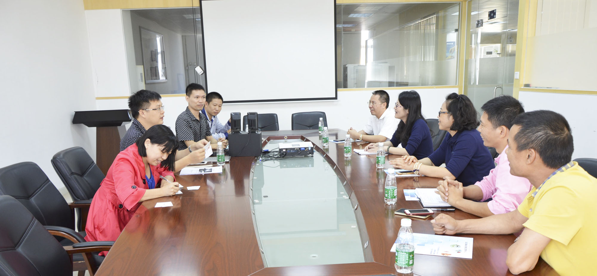 廣州市番禺區(qū)大龍街道辦事處主任蒞臨我司參觀(guān)考察