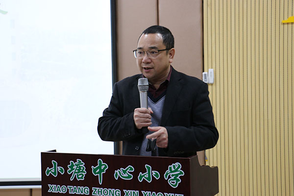 南海區(qū)食品藥品監(jiān)督局獅山分局食用農(nóng)產(chǎn)品快檢設(shè)備捐贈儀式在獅山舉